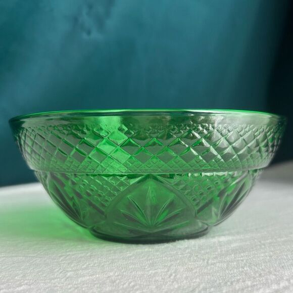 Cristal D’Arques-Durand Antique Emerald Salad Bowl - Picture 6 of 6